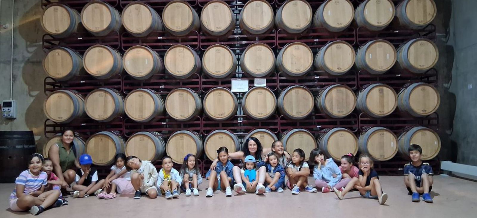 Los niños de "La ludoteca de Silvia" celebran el "fin de curso".
