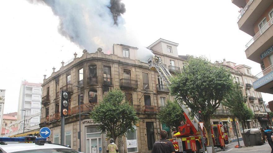 Alarma en Ourense: cinco heridos tras el incendio en un edificio okupado en Ourense