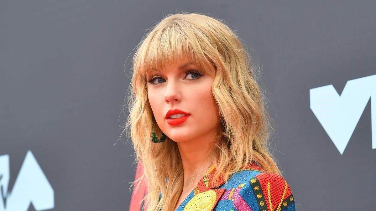 lmmarco49578464 us singer songwriter taylor swift arrives for the 2019 mtv v190828135328 lmmarco49578464 us singer songwriter taylor swift arrives for the 2019 mtv v190828135328
