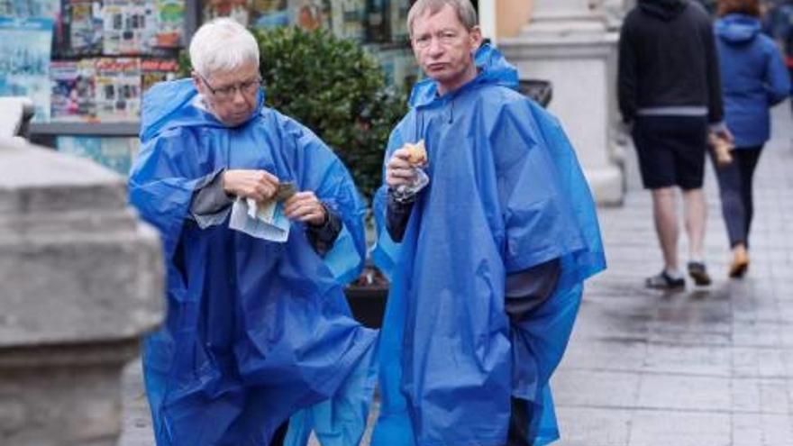 Ni la pluja va impedir que al setembre arribessin turistes.