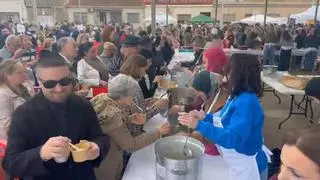 Las Pelotas Galileas de Pozo Estrecho baten su récord: más de 35.000 'bolas' que se acaban en apenas una hora