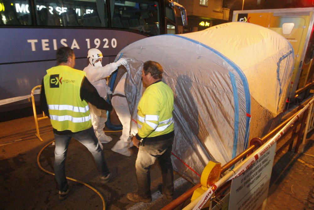 Comencen les proves de l''amiant al carrer Barcelona de Girona