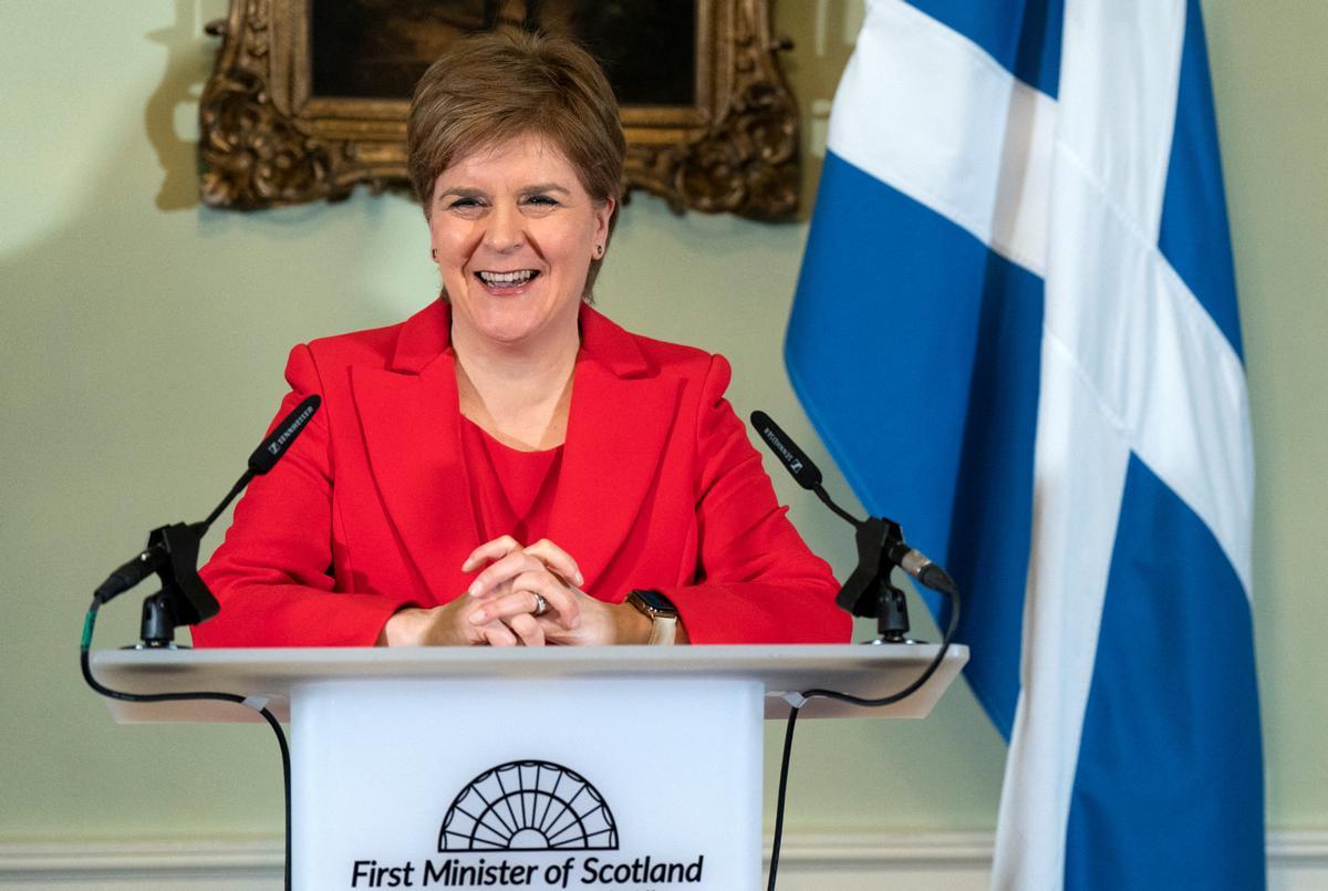 Nicola Sturgeon, ministra principal de Escocia, anuncia por sorpresa su dimisión