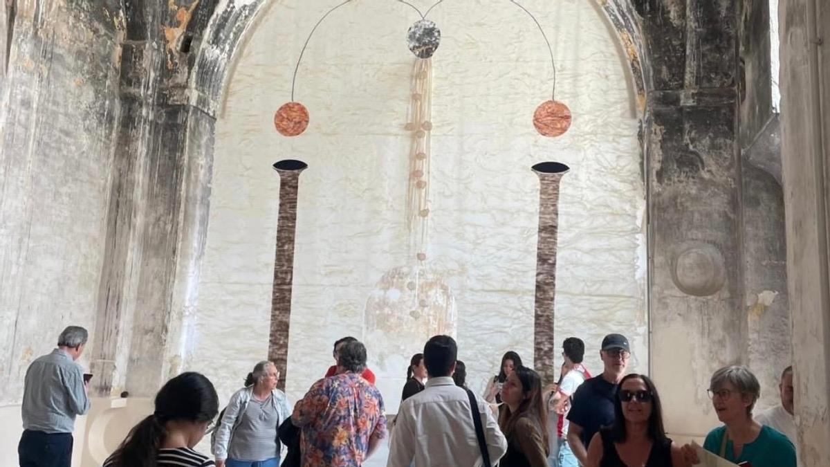 Visita guiada en una de las exposiciones de la Real Fábrica de Artillería de Sevilla
