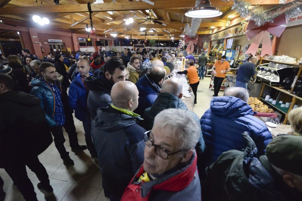 Los trabajadores de Alcoa de Asturias parten hacia Madrid a una manifestación contra el cierre de la fábrica