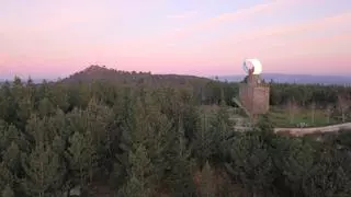 El mirador «único» en Galicia que refleja lunas sobre esta ría y que está a menos de una hora de Vigo