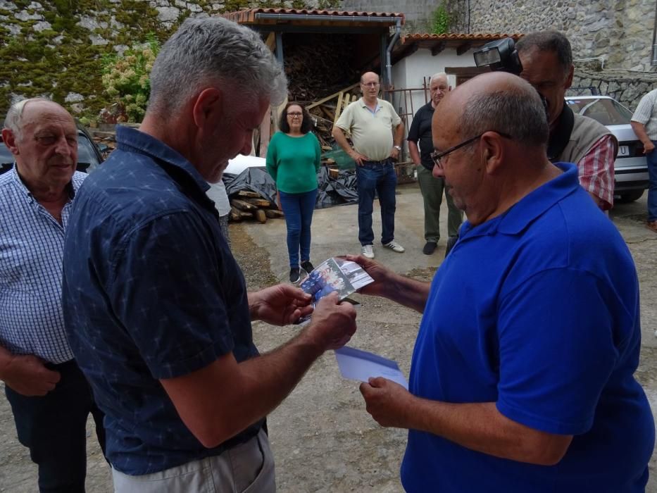 Oskar Proy visita Cangas