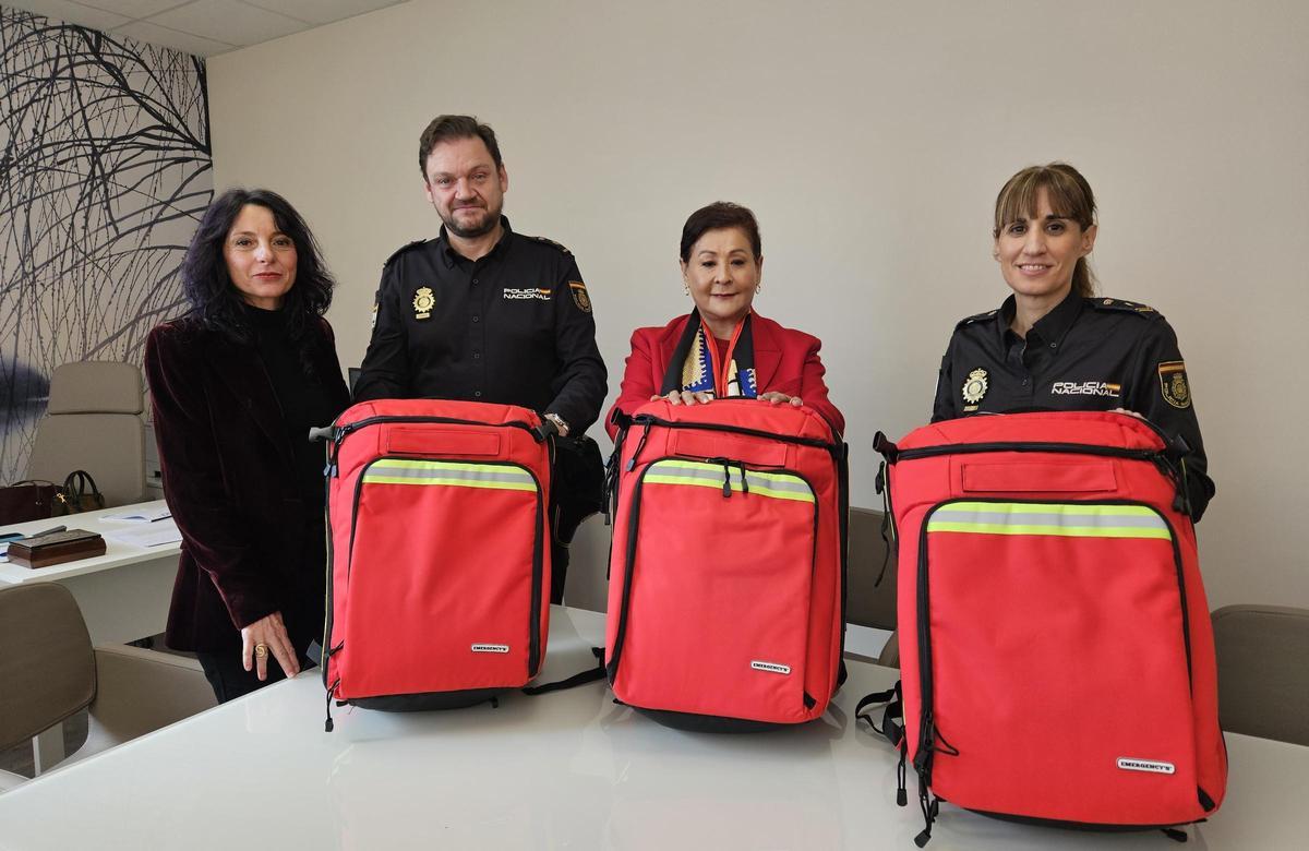 De izquierda a derecha, Julia Amador, Carlos Nieto, Ana Vasbinder, Caterina de Francisco