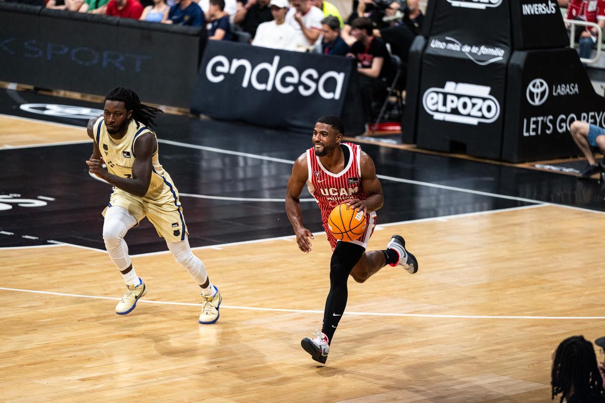 David DeJulius, del UCAM Murcia, durante el partido ante el Barça en el Palacio.