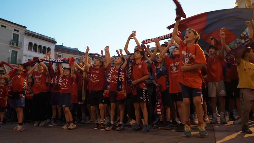 Els jugadors de l'Igualada celebren la conquesta a l'Europe Cup a la ciutat