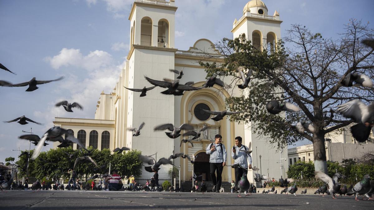 El Salvador: El país donde ser joven es delito
