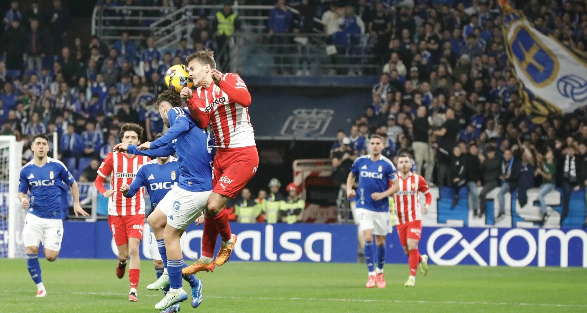 Así fue el derbi asturiano: todas las fotos del encuentro entre el Oviedo y el Sporting en el Tartiere