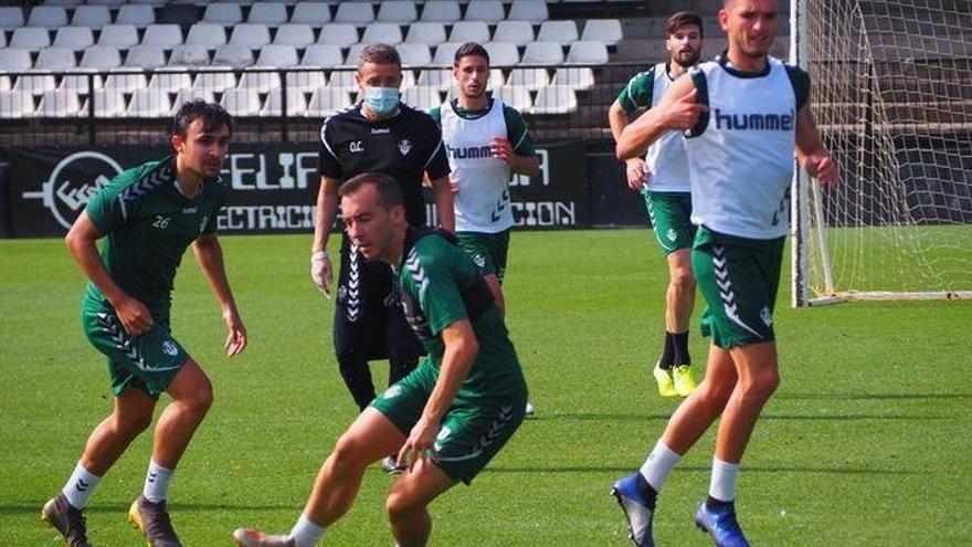 El Castellón estudia renovaciones exprés para afrontar el play-off