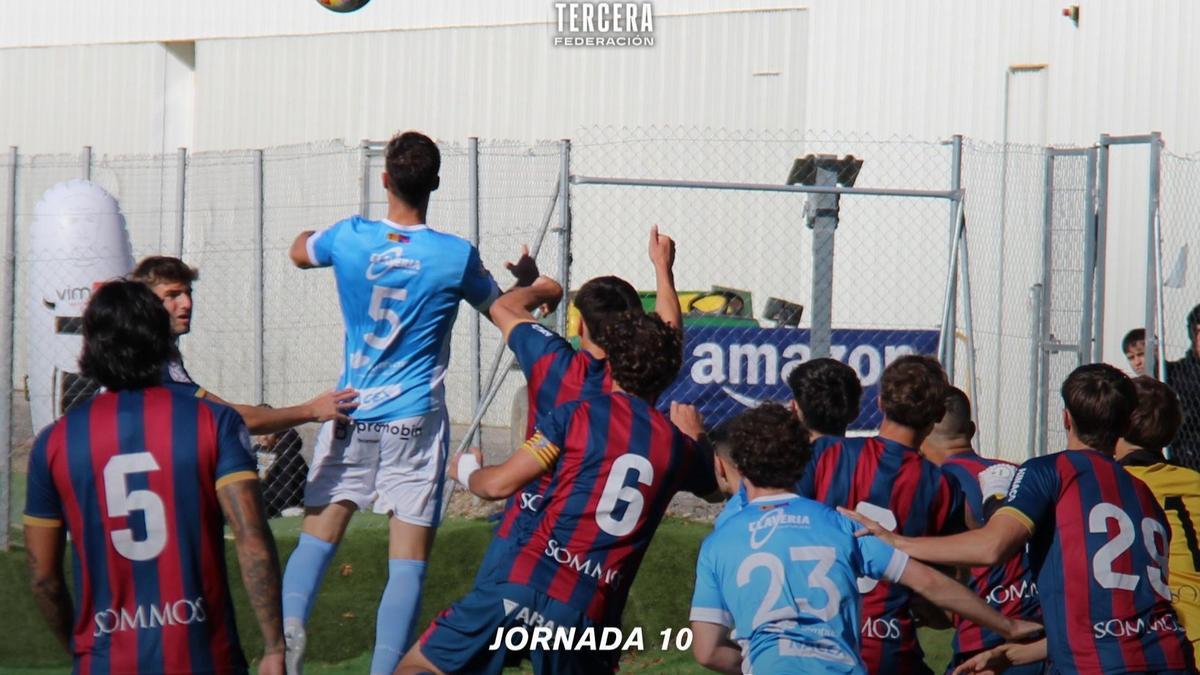 Partido ente la SD Huesca B y el CD Binéfar en la jornada diez de Tercera Federación.