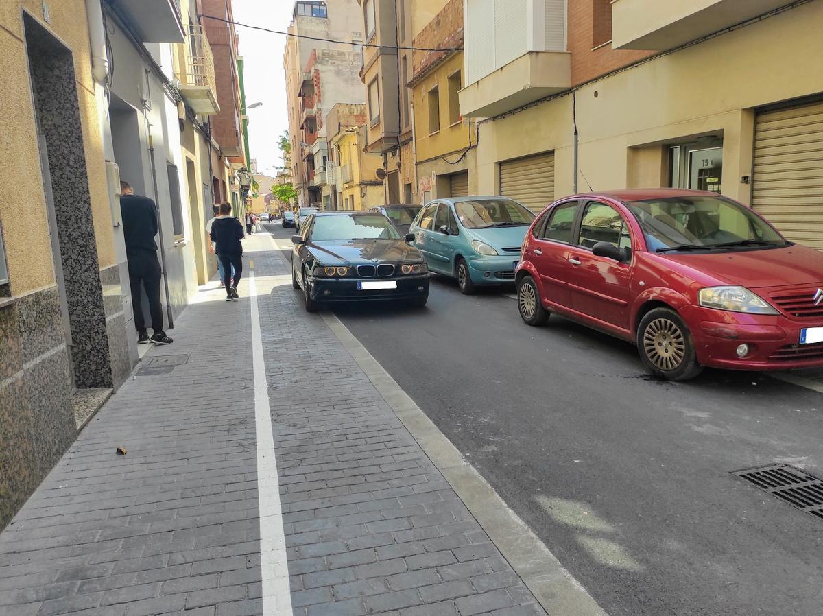 Los vehículos no pueden superar los 20 km/h porque la preferencia es peatonal.