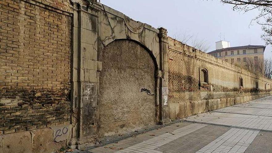 El antiguo portón de Caballería se podría conservar en María Agustín