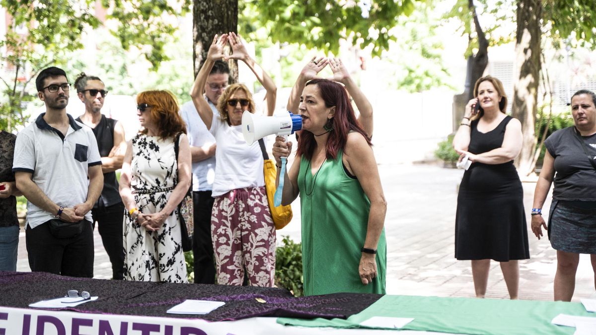 Feministas en Extremadura: "Si todo o todos pueden ser mujer, nada lo es"