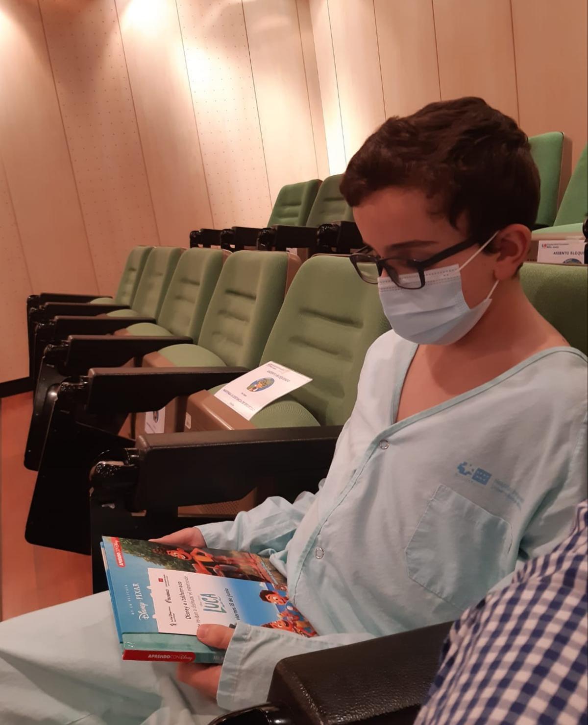 EL adolescente, durante su estancia en el hospital.