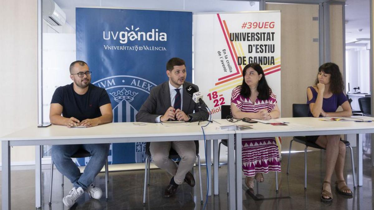González, Prieto, Alba i Melo a la presentació de la UEG. | ÀLEX OLTRA 