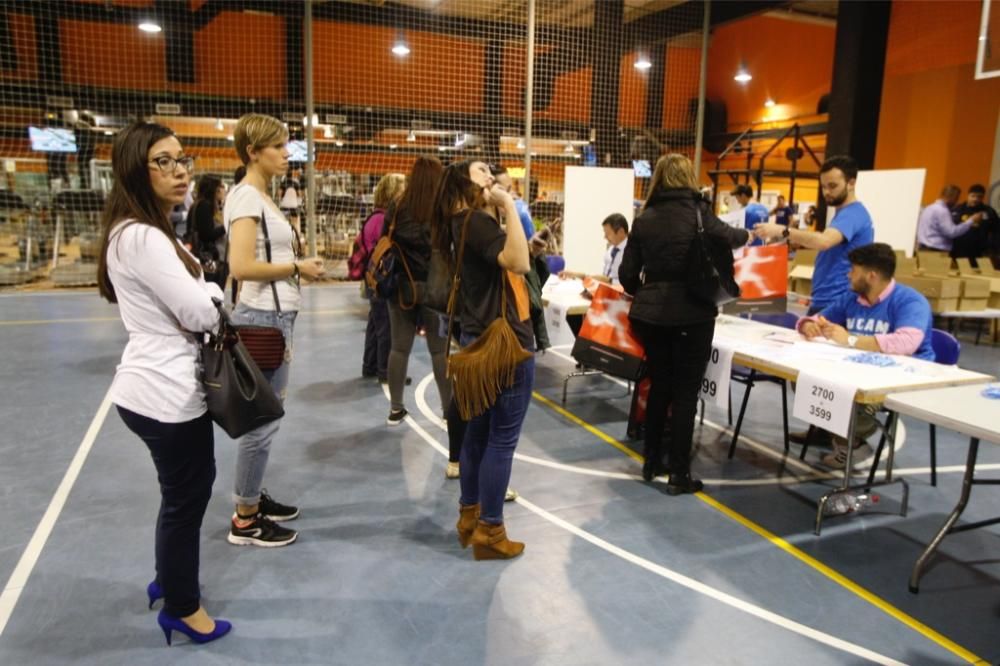 Entrega de dorsales de la Carrera de la Mujer