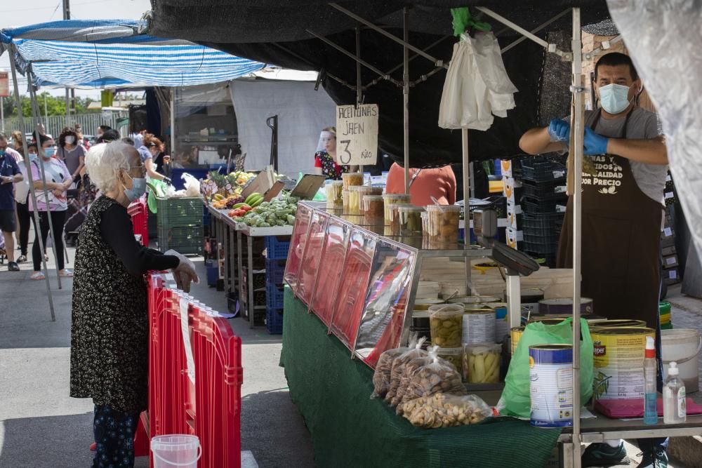 Torrent recupera el mercado ambulante de los viernes