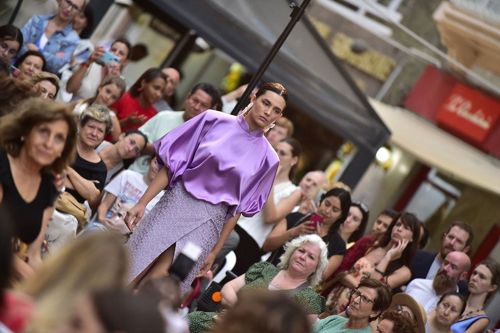 Desfile de moda en la plaza del Ayuntamiento de Cartagena