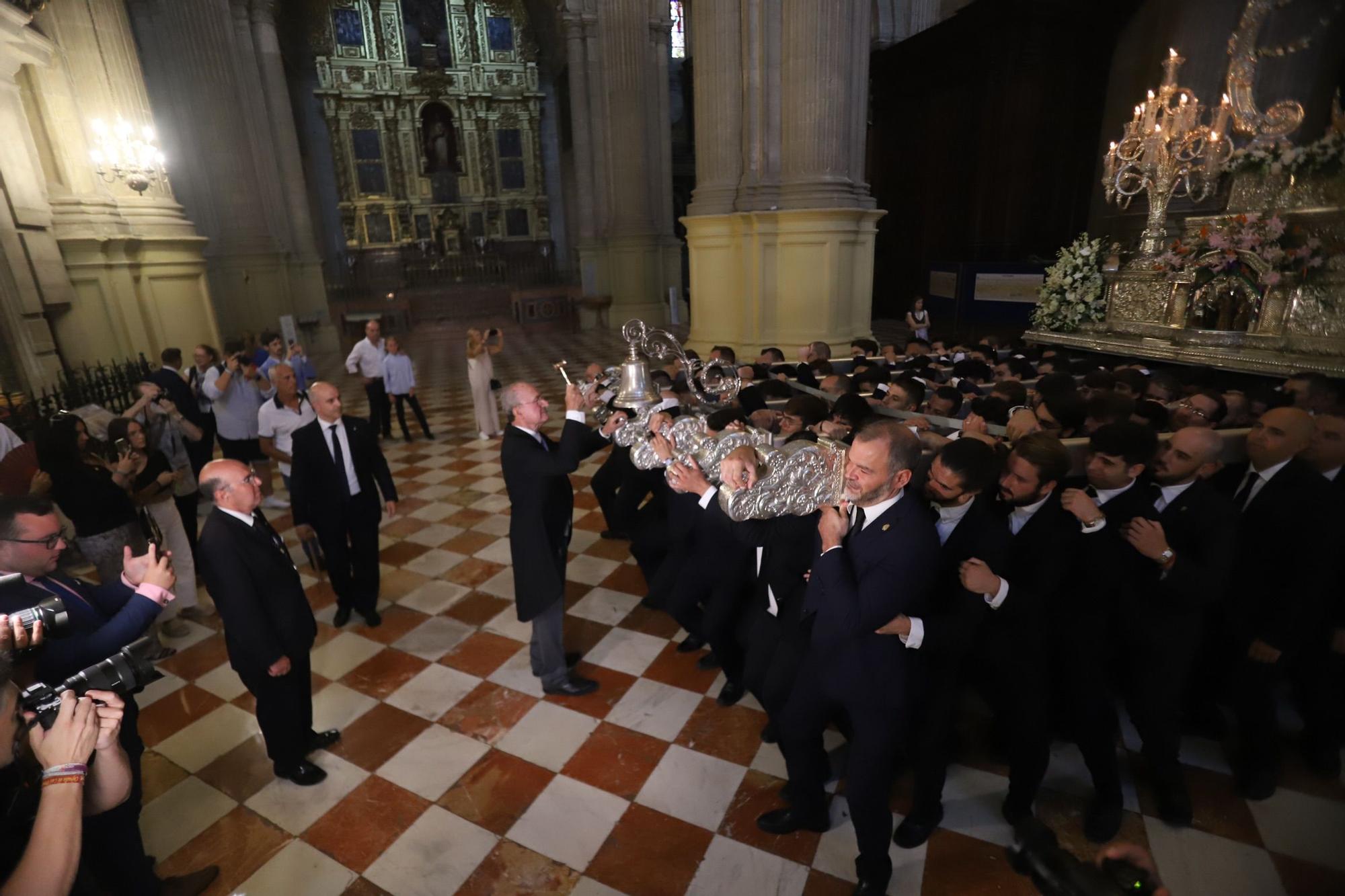 La patrona de Málaga, la Virgen de la Victoria, vuelve a procesionar por las calles de la ciudad