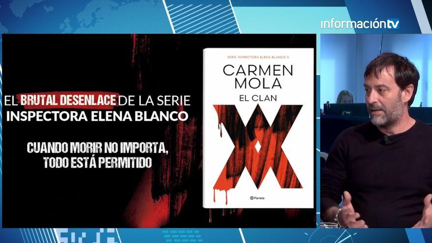 Carmen Mola: &quot;Lo de los francotiradores de Sarajevo parece una trama nuestra&quot;