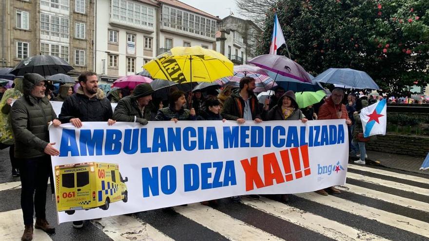 Ediles del BNG dezano, en la marcha en Santiago.