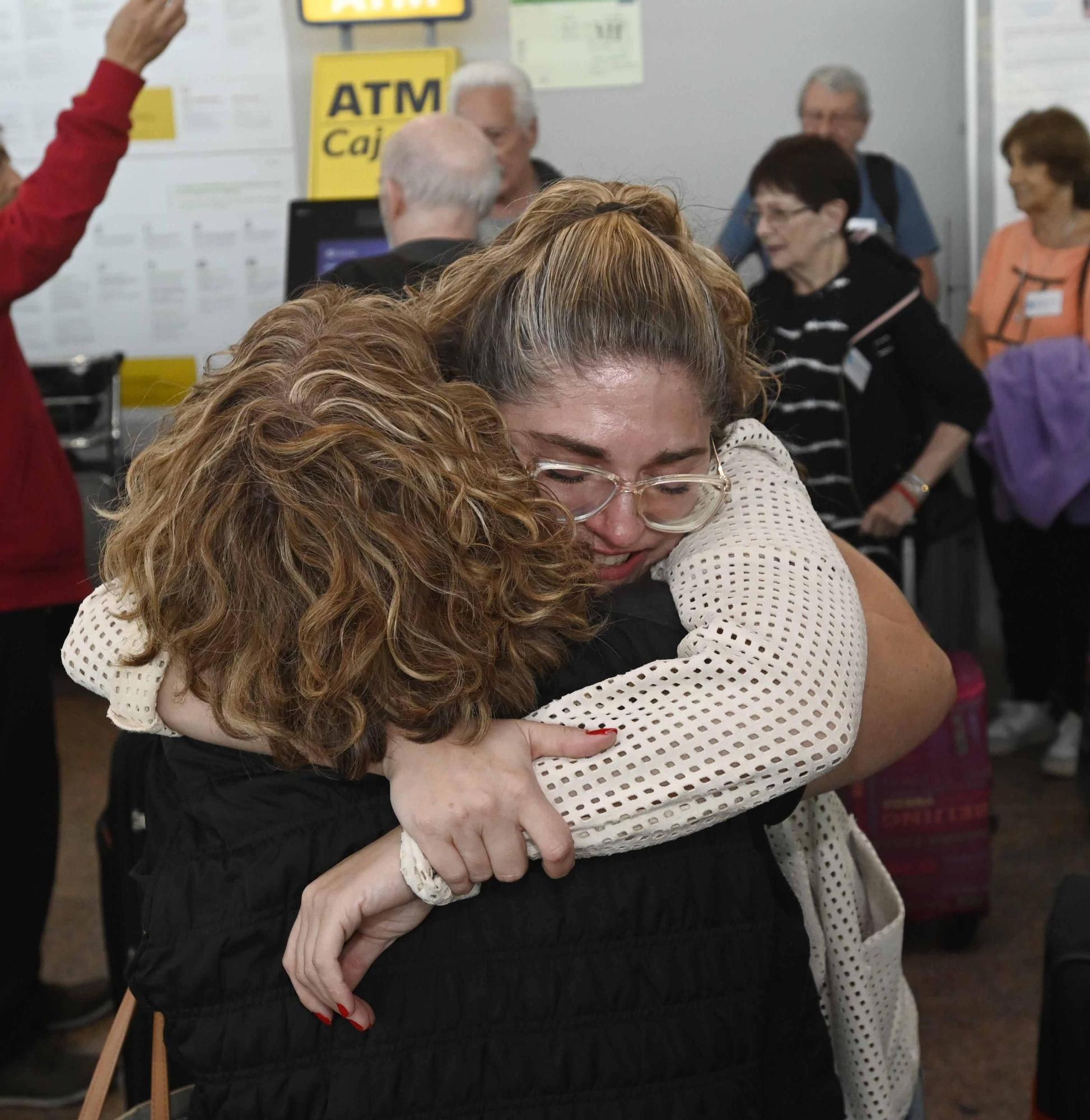 El centenario Gonzalo Nodal, entre los 200 emigrantes gallegos que vuelven a la tierra que les vio nacer