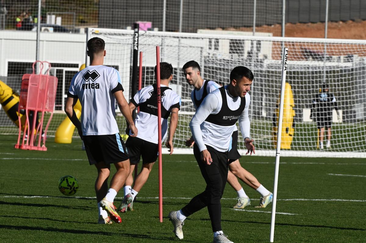El equipo de Pablo Hernández se ejercita en la ciudad deportiva Globeenergy