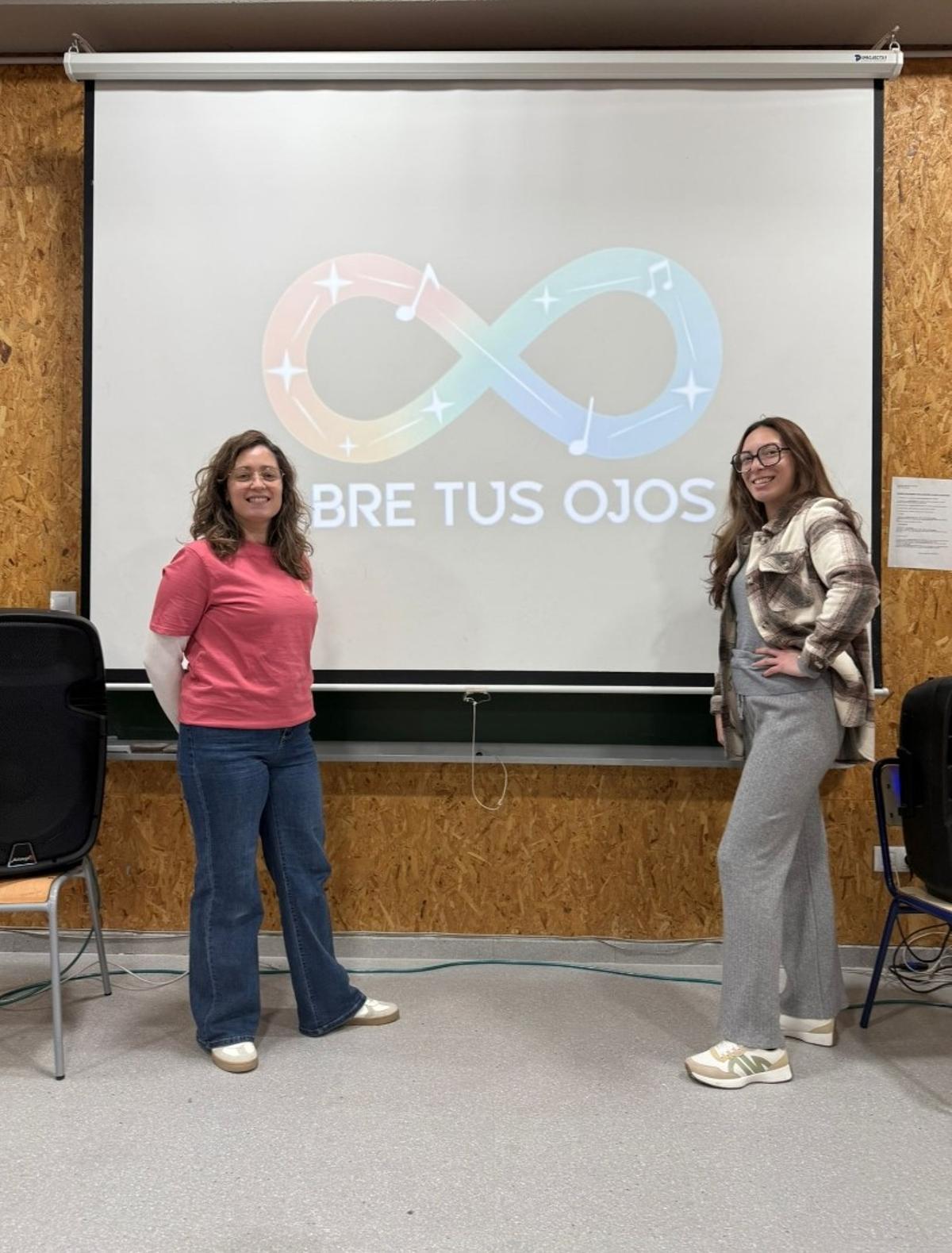 Representantes de la asociación de familias TEA Abre tus ojos, de Alfarrasí.