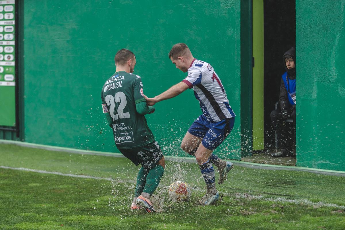 Así fue el partido entre el Arenteiros y el Real Avilés Así fue el partido entre el Arenteiros y el Real Avilés