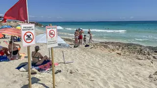 Cerrada al baño una playa de Formentera por contaminación fecal