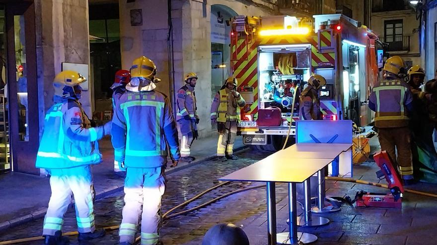 Cinc ferits en un incendi en un pis del Barri Vell de Girona