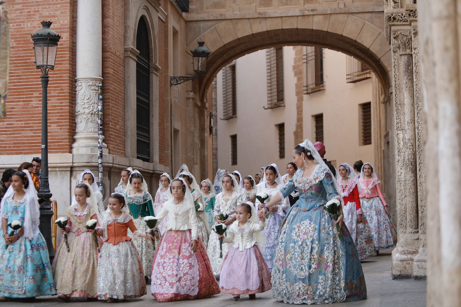 Las comisiones llegan a la Plaza de la Reina