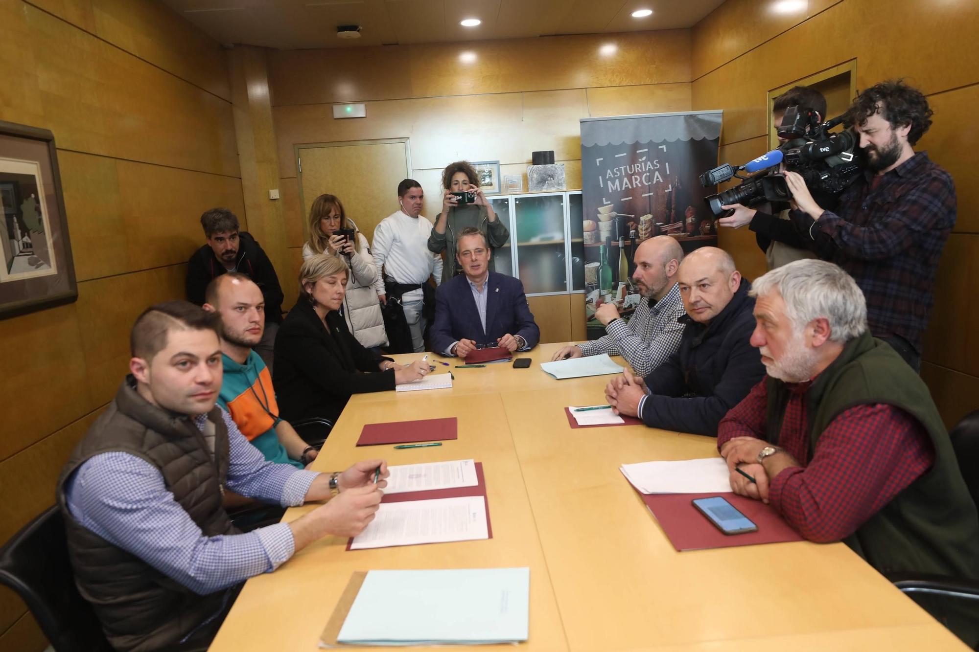 Protestas de los ganaderos y agricultores en Oviedo