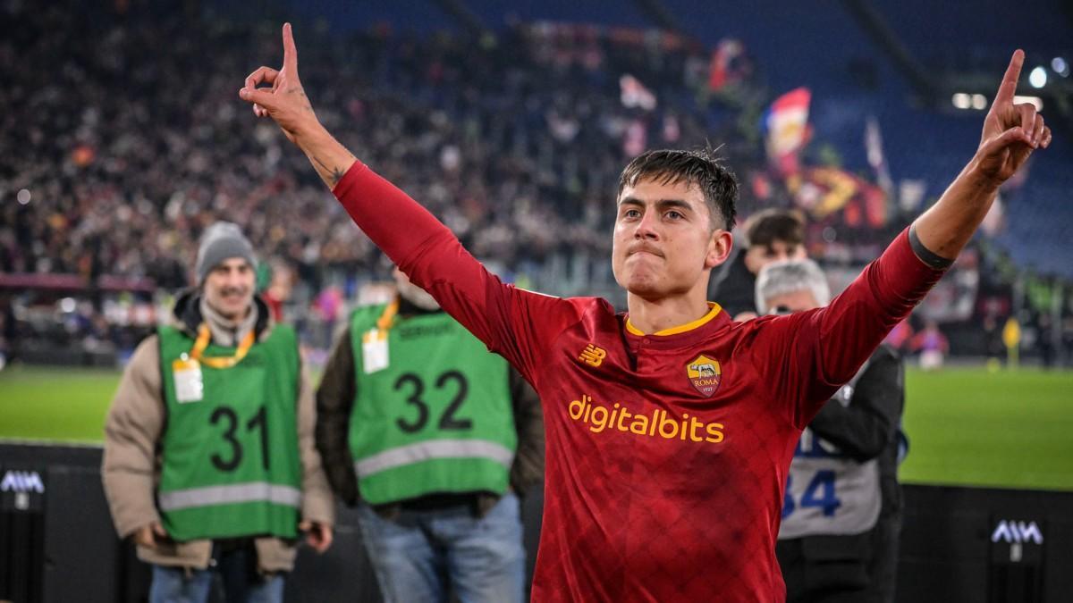 Paulo Dybala celebra su gol al Genoa en los octavos de final de la Coppa Italia