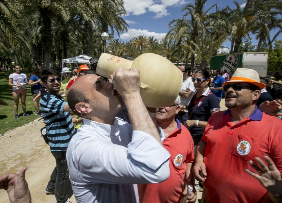 Unos 6.000 festeros disfrutan del tradicional Festival de Paellas en el parque Lo Morant