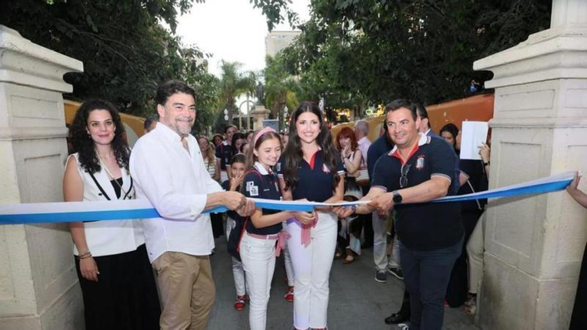 Inauguración del Mercadito de Hogueras durante las fiestas del pasado año