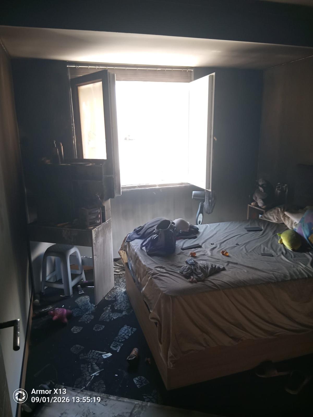 Una de las estancias de la vivienda en la que se produjo el incendio.