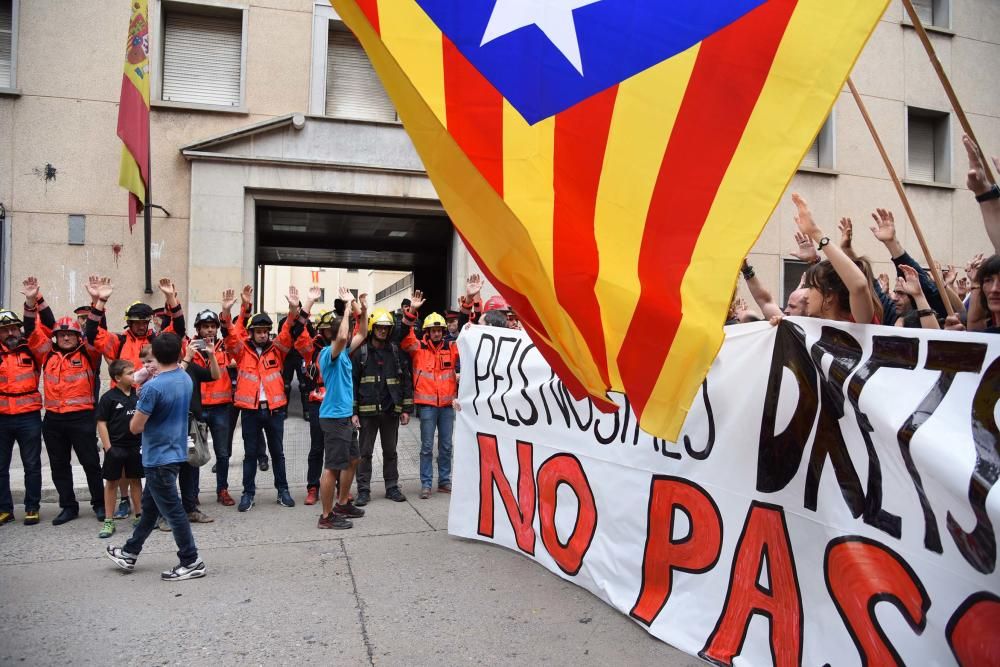 Multitudinària manifestació contra la violència a Manresa