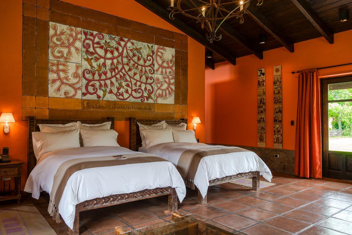 Las casitas Deluxe combinan amplitud, materiales locales y detalles de la cultura andina.