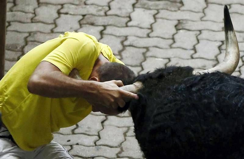 Fotogalería: 6º encierro de los Sanfermines 2013