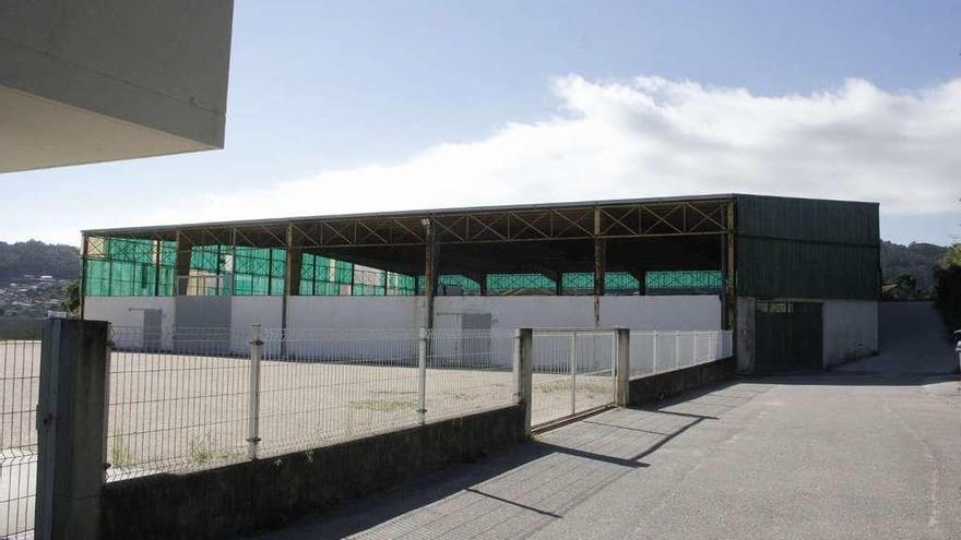 La instalación deportiva de Castrillón tiene más de 40 años y presenta graves problemas estructurales. // Santos Álvarez