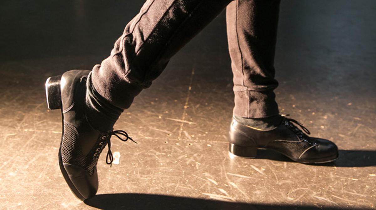 Aprèn claqué en dos minuts amb el musical ’Moustache’.