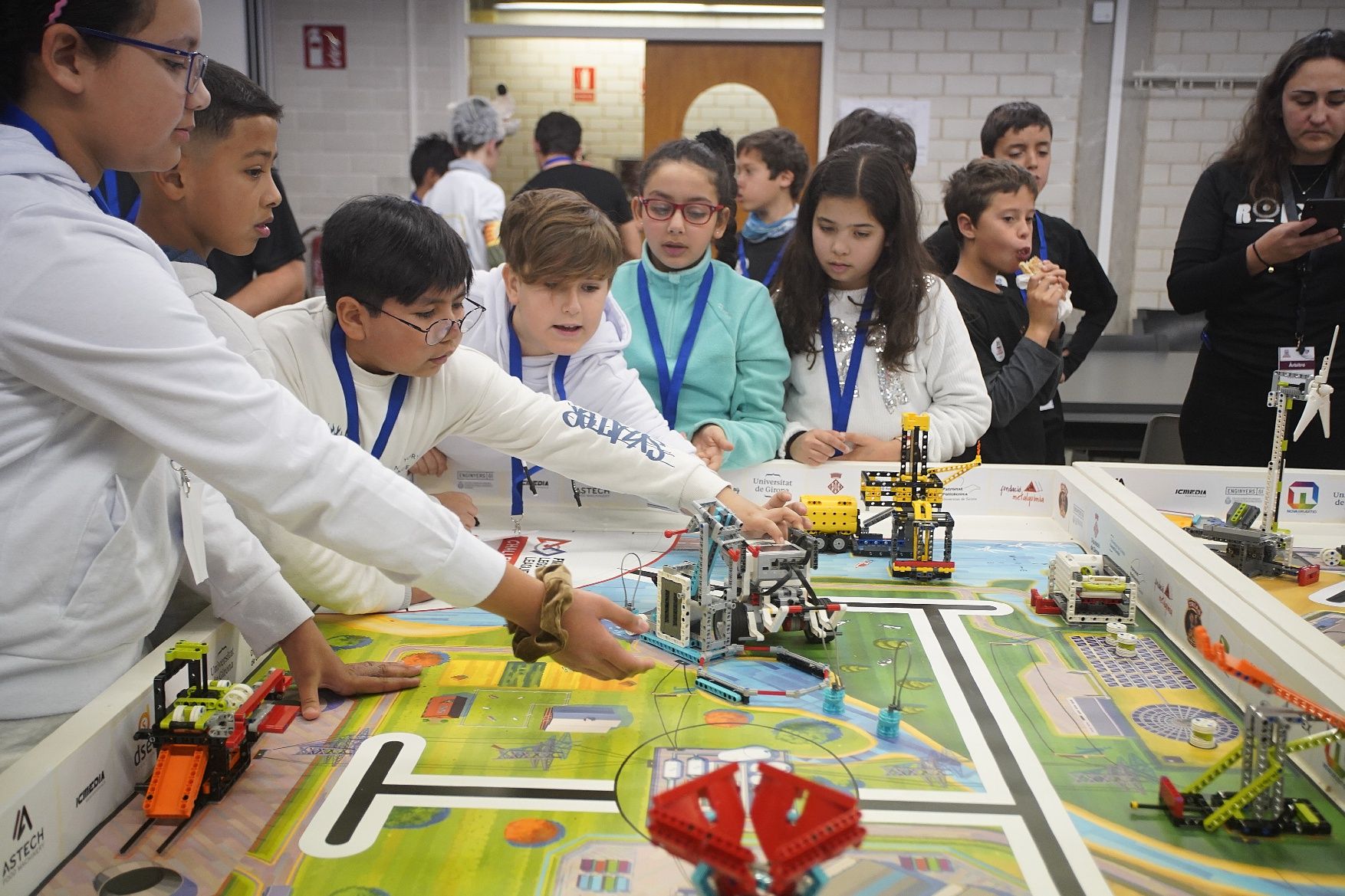 Les imatges de la «First Lego League» a Girona