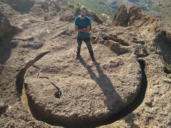 El periodista Víctor Ucar promociona la arqueología de Gran Canaria