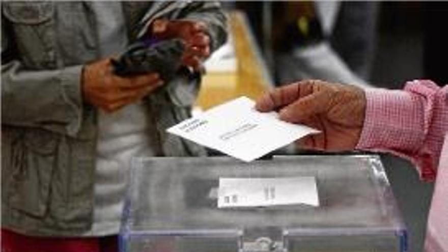 Una urna de les eleccions al Parlament del passat 27 de setembre.