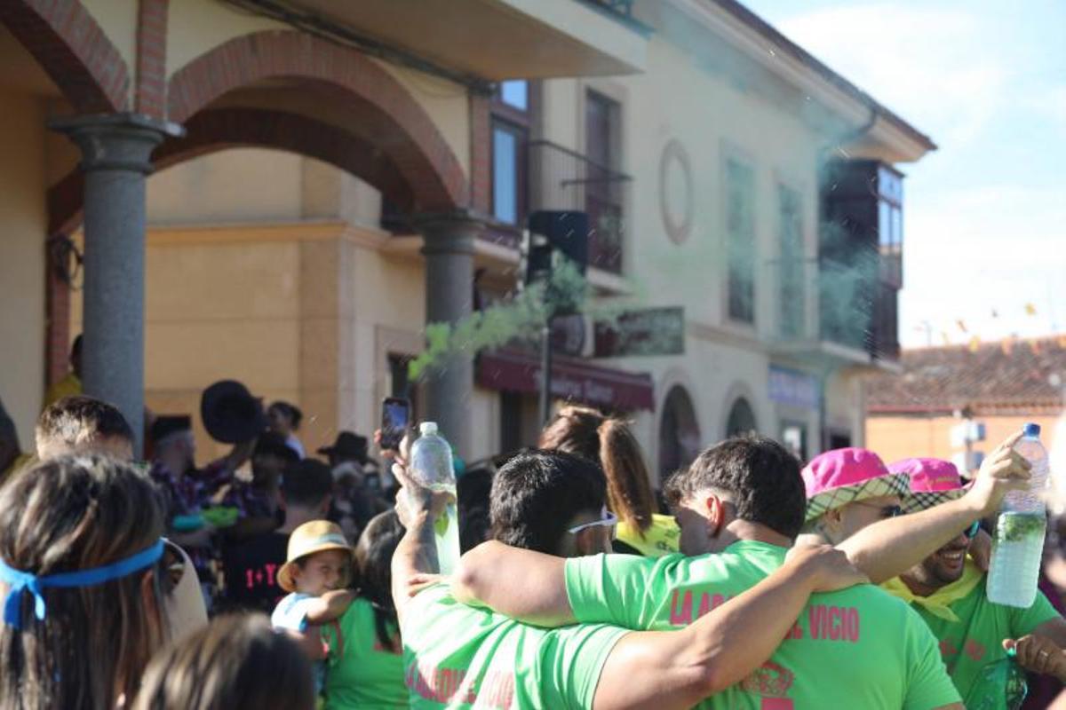GALERÍA | Las peñas toman las calles de Moraleja del Vino